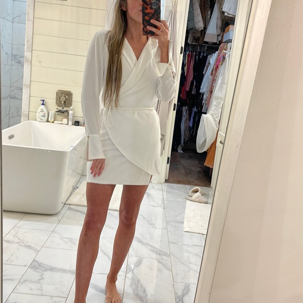 RUNAWAY white tie waist dress size medium. Never worn!